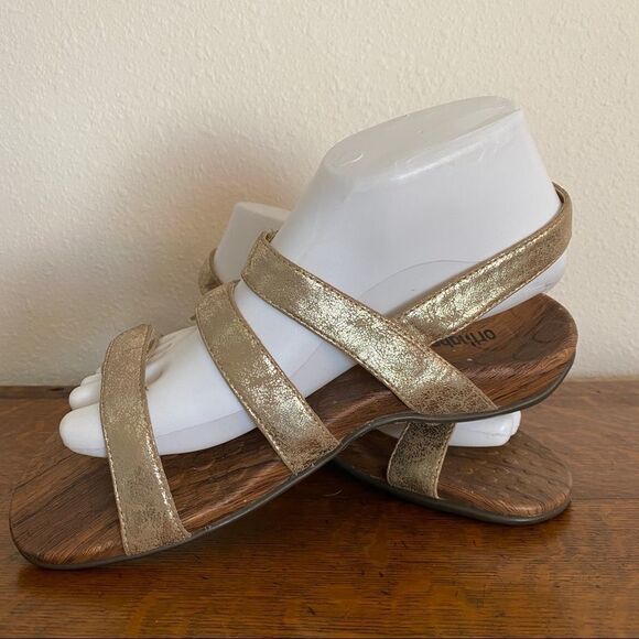 Orthaheel Yasmin‎ Gold Sandals - Picture 5 of 7